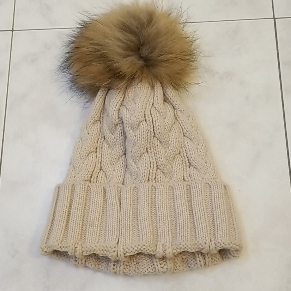 Woman's Hat - Picture 3 of 3